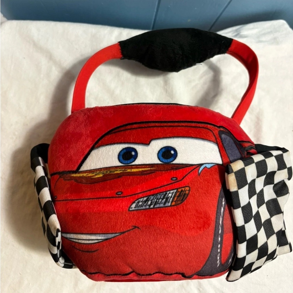 Flipeez Lightning McQueen Plush Basket Disney Pixar Waving Flags Pump Handle.